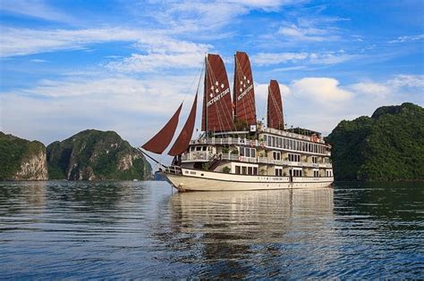 45 Star Victory Star Halong Bay Cruise Boat 32 Cabins Vietnam