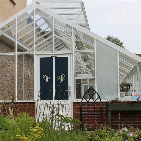 Greenhouse Shading Projects With Thorndown Peelable Glass Paint