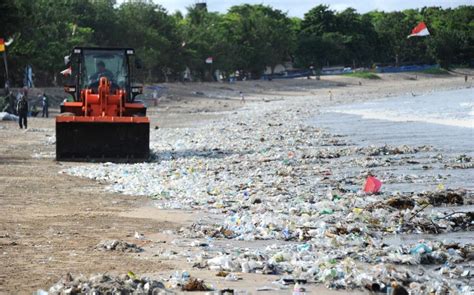 Bali Declares Rubbish Emergency As Rising Tide Of Plastic Buries Beaches