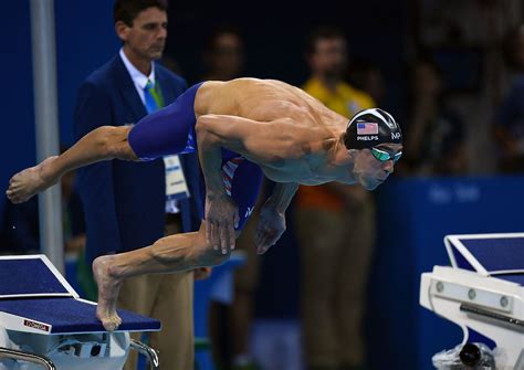 Michael Phelps Diving As He Begins His 200m Medley