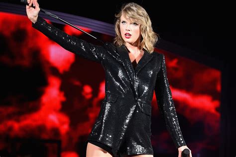 Taylor Swift Named Worlds Highest Earning Musician As She Makes 1