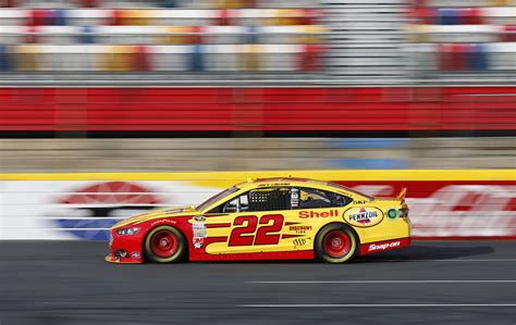 Unlike european racing, nascar announces the distance the race will cover and it will continue until that distance has been covered. Free Download Nascar Wallpapers | PixelsTalk.Net