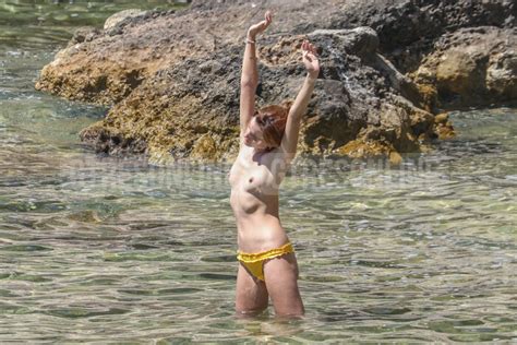 Emma Watson Nude Beach Sexy Naked Leaked Paparazzi Photos Thepornleak