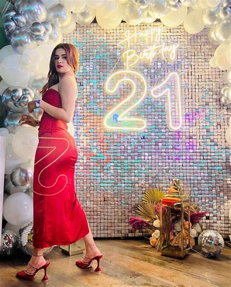 This Is How Avneet Kaur Celebrated Her 21st Birthday Pics Go Viral