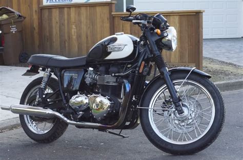 Here's some groundwork for you: FS 2010 Triumph Bonneville T100 Black & White | Triumph ...