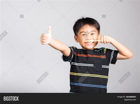 Little Cute Kid Boy 5 Image And Photo Free Trial Bigstock