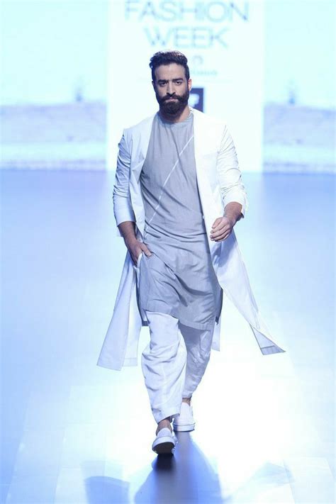 Pin By Sameer Ahemad On Salwar Kameez Man In 2020 Indian Men Fashion
