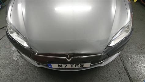 The surface must be cleaned properly with isopropyl alcohol before the vinyl fleet graphics are applied. Car Wrap Removal High Wycombe | Tesla Wrapping - Wrap Smith