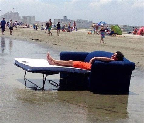 36 Most Embarrassing Yet Amusing Beach Fails Bemethis Funny