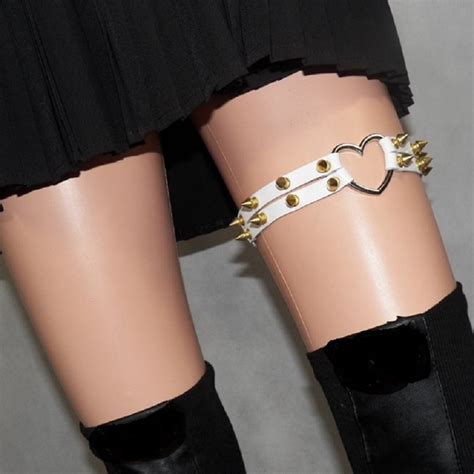 Women Sexy Harajuku Punk Leather Garter Elastic Leg Ring Belt Sweet Heart Rivet Golden Metal