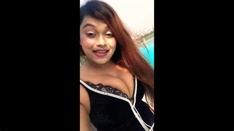 Bangladeshi Hot Marjan Ahmed Big Boobs Expose অশ্লীল ব্লগার মারজান আহমেদ Youtube