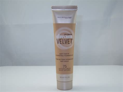 The moisturizing effect lasts up to 12 hours. Maybelline Dream Velvet Soft-Matte Hydrating Foundation ...