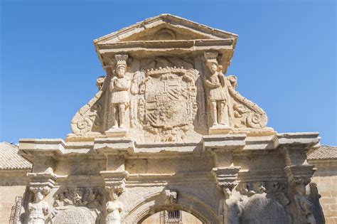 + 49 (0) 69 2222 20283. Santa Maria Fountain I Baeza, Jaen, Spanien Arkivfoto ...