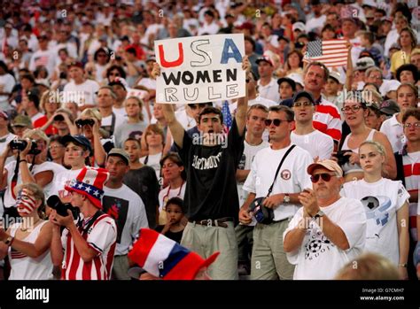 1996 Soccer Fans Hi Res Stock Photography And Images Alamy