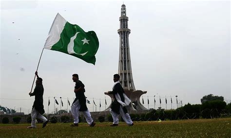 Pakistanis Celebrate 69th Independence Day Pakistan Dawncom