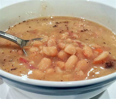 Kitchen math canned beans should be thoroughly rinsed and drained before using. Savory Slowcooked Northern Beans Recipe | Just A Pinch Recipes