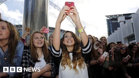 The Uk Youtube Stars With Fans Around The World Bbc News