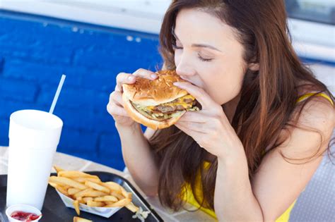 Eat healthy portions of food. 10 Worst Fast Foods You Can Eat | BEAUTY