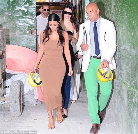 Kim Kardashian Kendall Jenner And Mom Kris Scout Apartments In New York Daily Mail Online