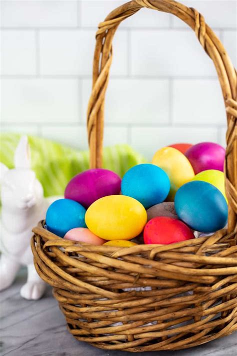 How To Dye Easter Eggs With Food Coloring Or Natural Colors