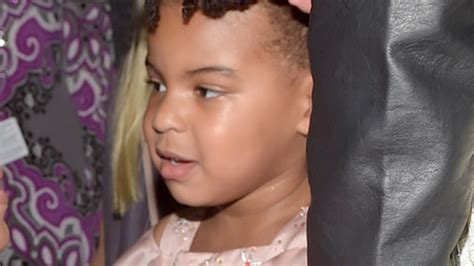 Blue Ivy Steals Rihannas Attention During The Grammy Awards See The Pic