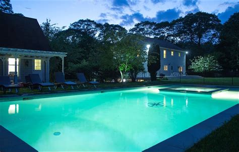 East Hampton Luxury Heated Pool Hot Tub And Massive Yard With 6 Bedrooms East Hampton North