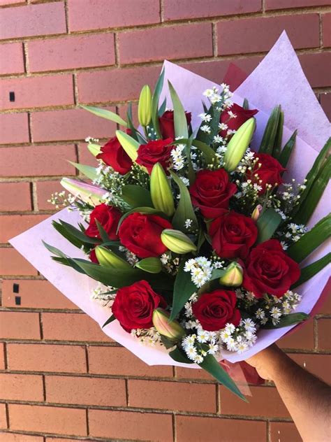 Shop our cheap flower delivery for inexpensive & affordable flowers, beautiful plants and if you're on a budget, we offer cheap flowers for delivery that has the same high quality without breaking the bank. We are starting the evening with bouquet of roses & lilies ...
