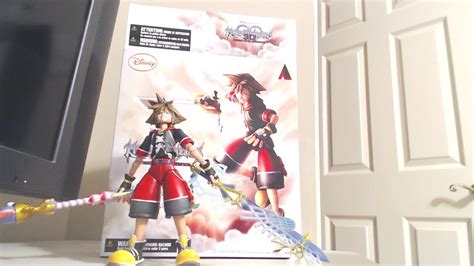 Play Arts Kai Sora Review Dream Drop Distance Kingdom Hearts Figure