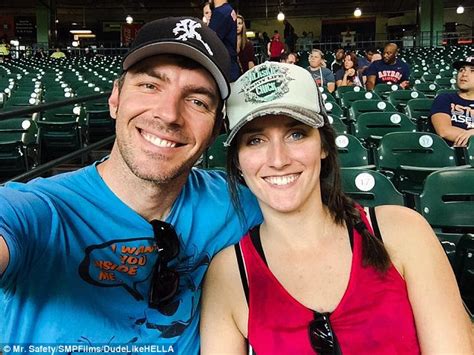 Kristin Williams Reveals To Husband Cory That She Is Pregnant With Baby Food Test Daily Mail
