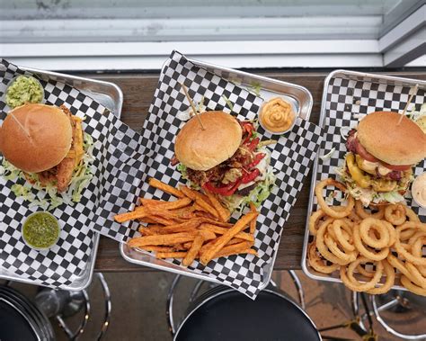 Heisenburger burger lab comenzará a tomar pedidos a las 12:00hs. Order Matt's Burger Lab Delivery Online | Toronto | Menu ...