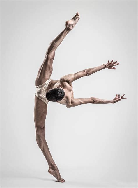 Pin By Lxn Photography Lianna Xiaok On Dance Male Ballet Dancers Ballet Dancers Dance Poses