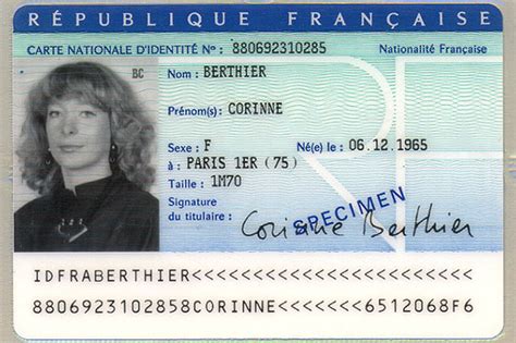 Délai d'obtention de la nouvelle carte. À quoi ressembleront les prochaines cartes d'identité ...