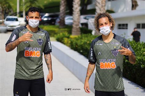 Camisas, camisas torcedor, torcedor brasileirão. Atlético-MG lança nova camisa de treino para jogadores e ...