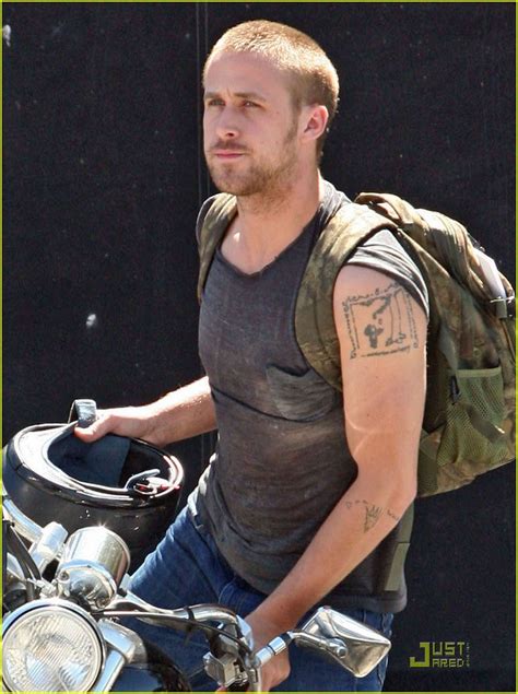 Ryan Gosling Is A Muscle Man Photo 2106222 Ryan Gosling Pictures