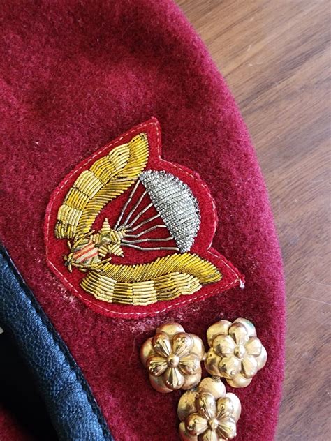 Arvn South Vietnam Airborne French Made Red Beret Vietnamese Jump Wings