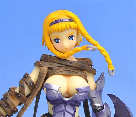 R18 Queen S Blade Leina Exiled Warrior PVC Figure At Mighty Ape