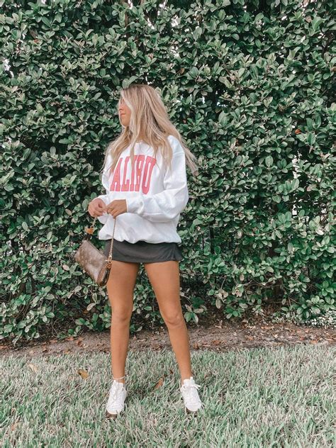 Malibu Crewneck Preppy Summer Outfits Cute Preppy Outfits Preppy Girl