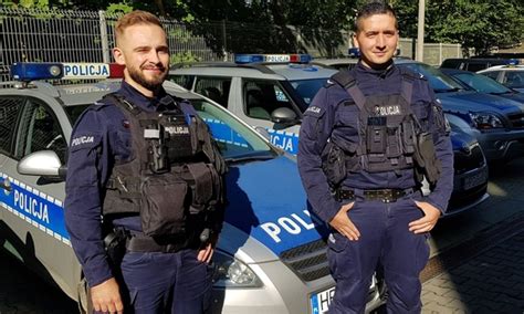Policjanci Z Krakowskiego Opp Udzielali Pomocy Kierowcy Który Zasłabł