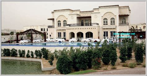 يتم إجراء شرفة المنزل الريفي في نفس الاتجاه أن المبنى الرئيسي، أو . المصدر السعودي - عرض مشاركة واحدة - منزل السعدي في دبي