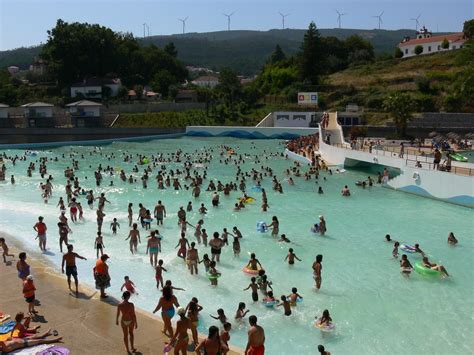 Offrant une vue sur la montagne et la baie, tous les logements disposent de la climatisation et d'une télévision par satellite. Praia das Rocas 03, Castanheira de Pera | Praia das Rocas ...