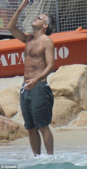 © 2017 roberto mancini powered by goproject. Manchester City manager Roberto Mancini shows off his six pack on relaxing beach day with wife ...