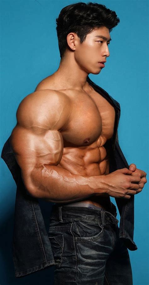 Huge Biceps And Huge Pecs Asian Muscle Men Handsome Asian Men Muscle