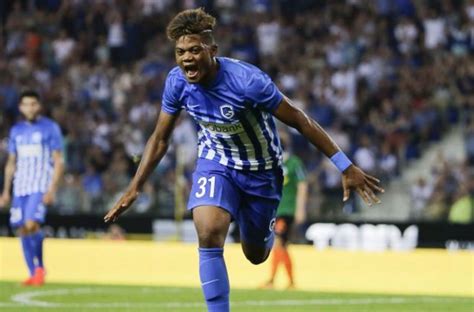 Bayer leverkusen winger leon bailey has confirmed he will represent jamaica at international bailey was born in kingston jamaica in 1997 then moved to belgium to sign for genk as a teenager. Leon Bailey (Jamaica) | Stile, Napoli