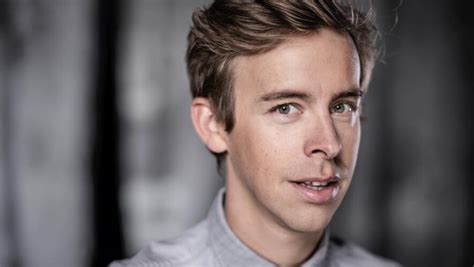 Verdaling og fotballspiller, 23 år. Jonas Van Geel komt weer uit zijn kot - Entertainment Today