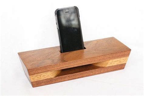 20 Unique Wood Phone Holder Ideas To Become Your Table Decorate Wood