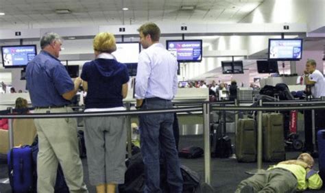 Moments At Airports That Caused Such A Stir People Couldn T Help But Stare Funny Airport