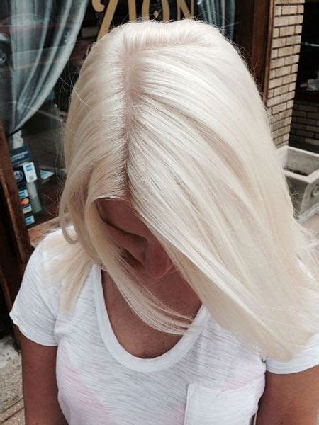 20 Kurze Eis Blonde Haarfarbe Blonde Frisuren Weiß Platinum Blonde B Cream Blonde Hair Icy