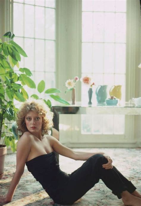 20 Amazing Photographs Of A Young And Beautiful Susan Sarandon In The