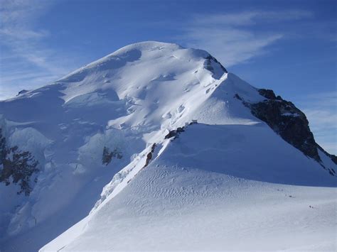 Le Corps Dun Alpiniste Disparu Dans Le Massif Du Mont Blanc Retrouvé
