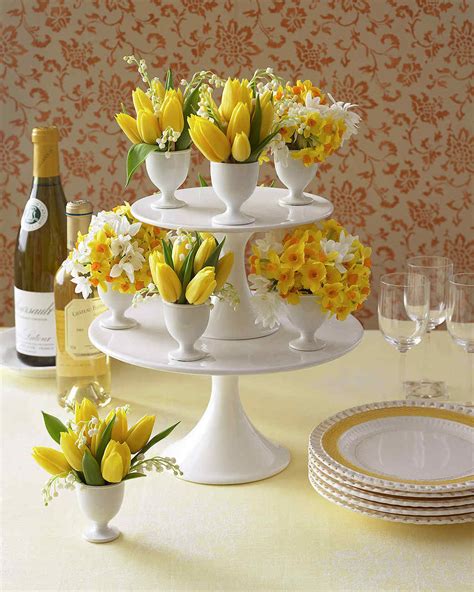 #marthastewart #recipes #recipeideas #dinnerrecipes #dinnerideas #familydinner. Decorating for Easter | Martha Stewart